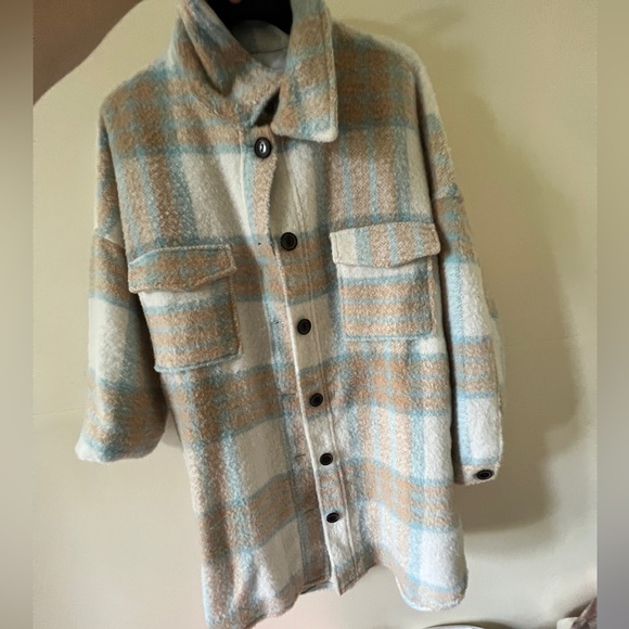 Fashion Nova Plaid Button-Up Jacket in Cream and Blue - Picture 3 of 4